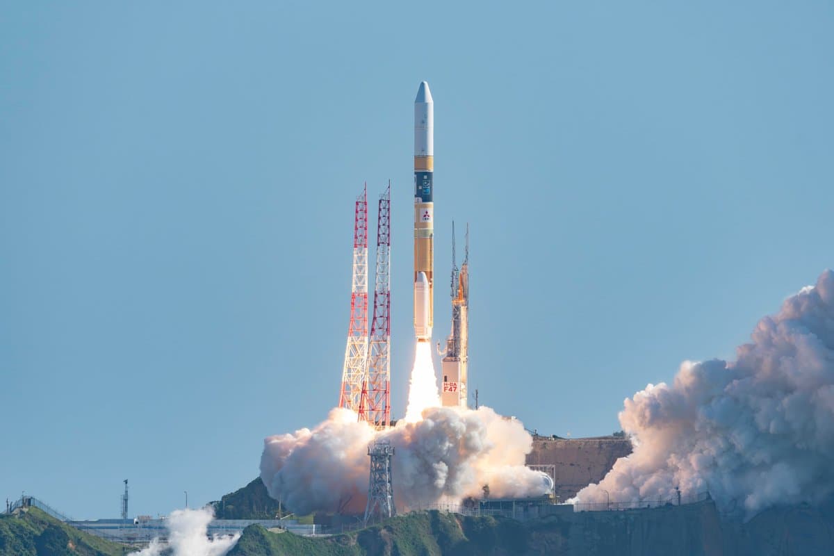 H-IIA 202 on the pad
